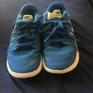 Kids Blue Nike free Run 5.0 Sneakers